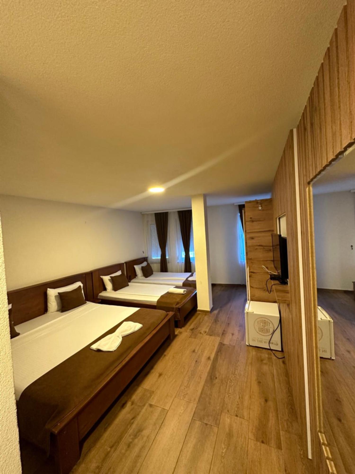 Hotel Panorama Rugove Peje Exterior foto